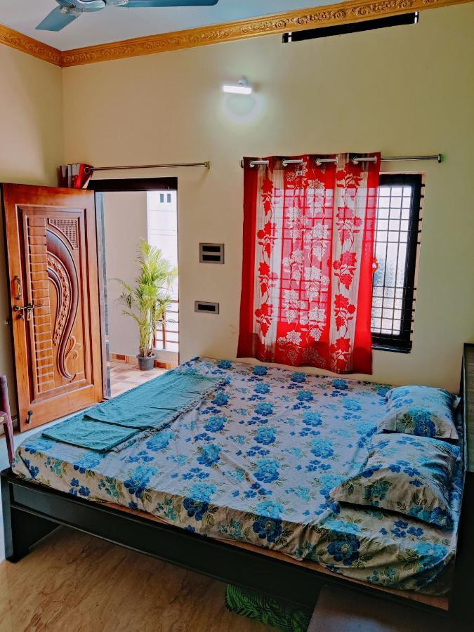 Balaji Homestay Hampi Bagian luar foto